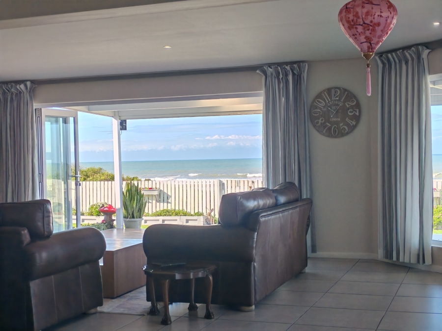 3 Bedroom Property for Sale in Cannon Rocks Eastern Cape